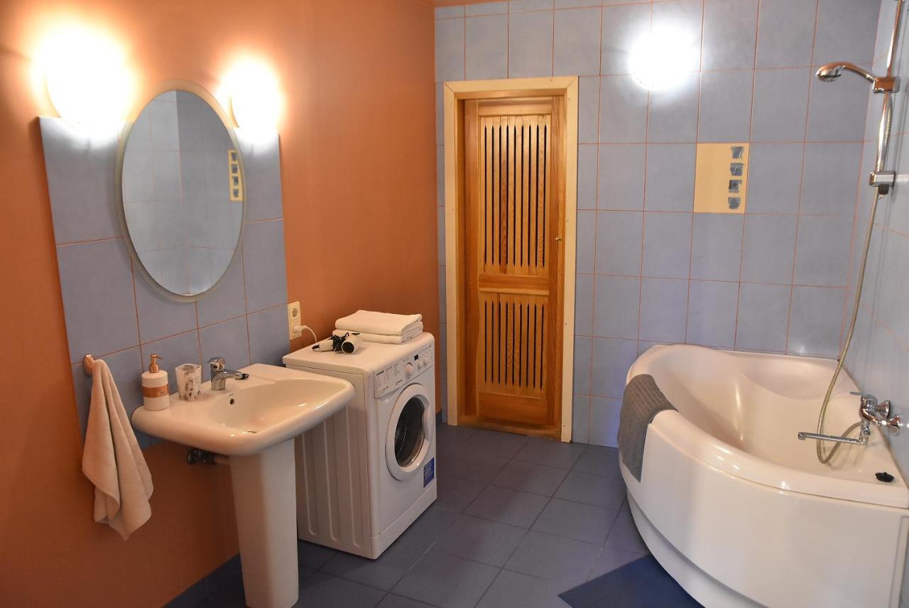 Uliha Apartamenti リエパーヤ エクステリア 写真
